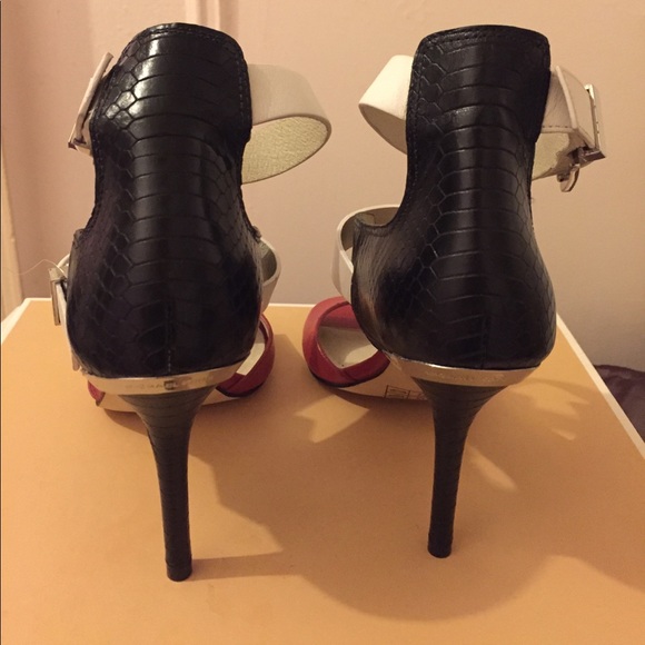 MICHAEL KORS COLOR BLOCK HEELS - Picture 5 of 7